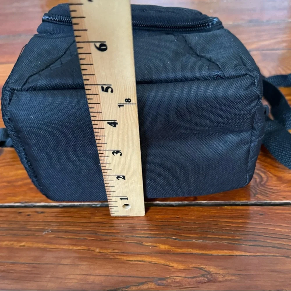 Digpro Compact Fit Design Deluxe Gadget Bag for Cameras/Camcorders Black